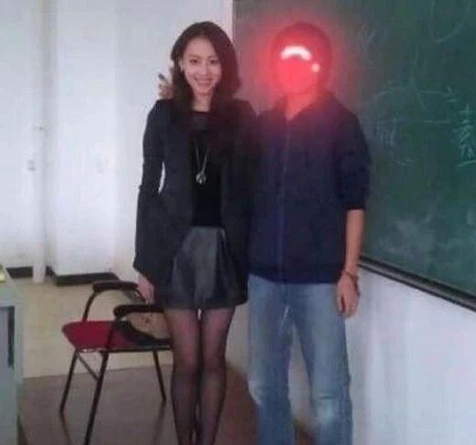 狂草黑色丝袜老师小说,激情燃烧的黑色诱惑