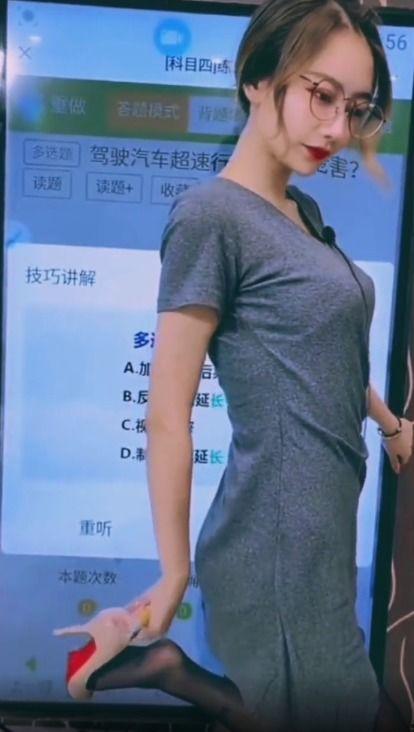 直播穿超薄丝袜视频,直播间的超薄丝袜魅力瞬间