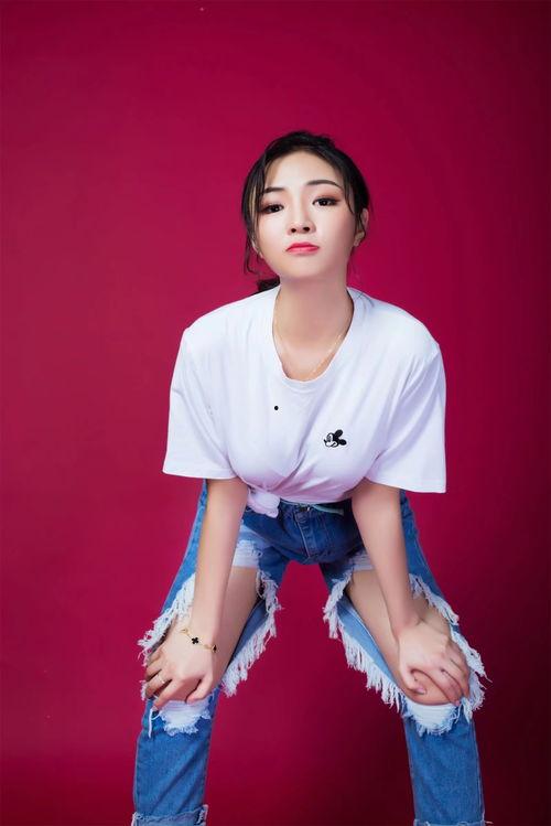 王珊的老公图片,魅力四溢的阳光型男