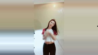 丝袜ol美脚av下载,揭秘网络诱惑背后的秘密