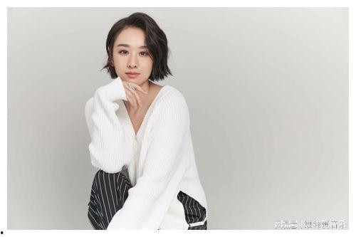 带研字的女明星